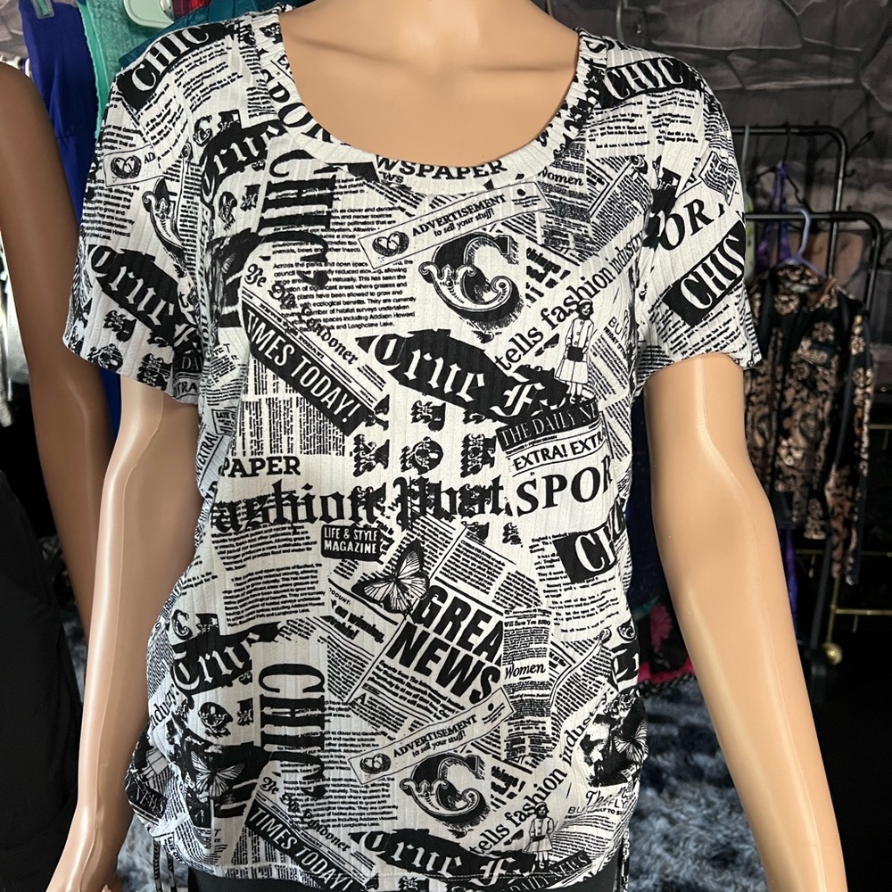 No Boundaries Black and White Graphic Print Tee